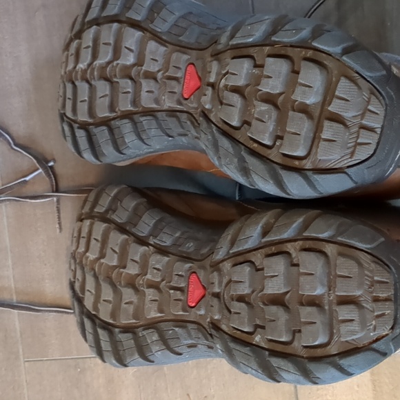 Salomon Gore-tex Hiking Boots - Picture 9 of 9